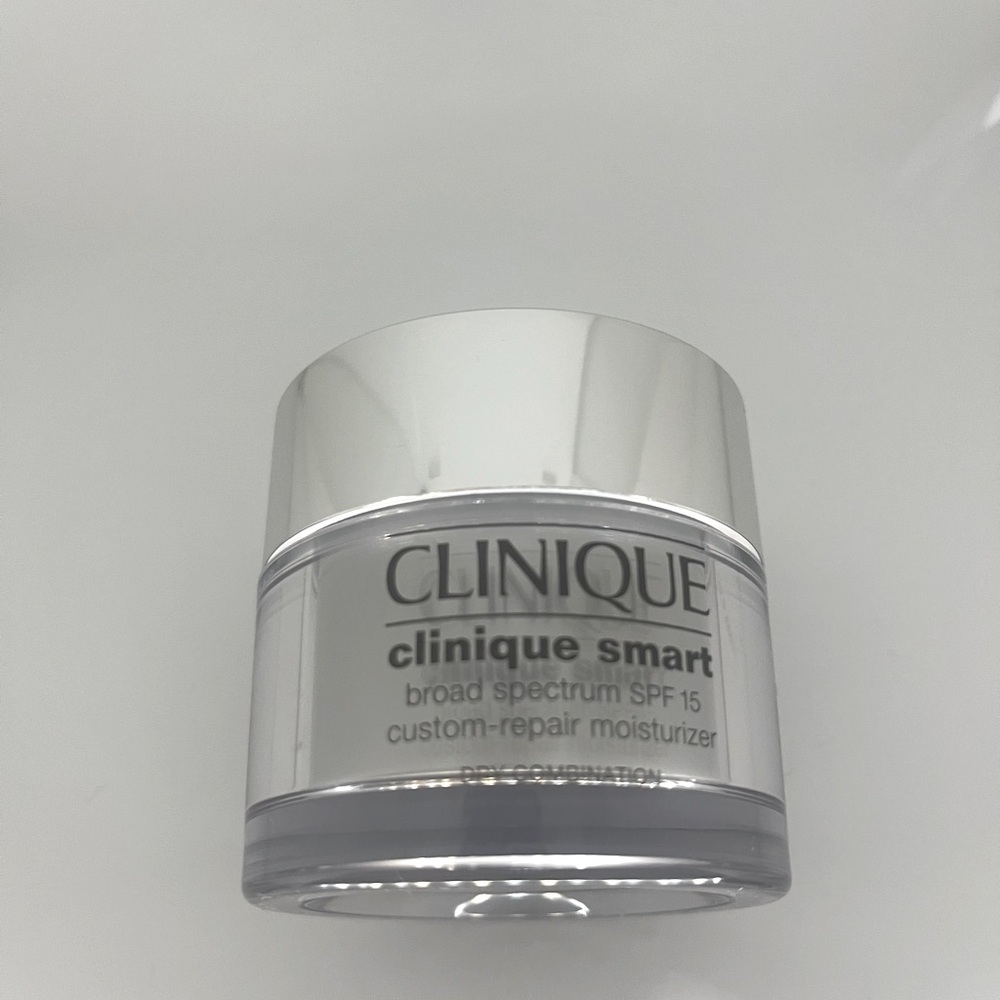 Clinique Smart smart broad spectrum SPF 15 custom-repair moisturizer